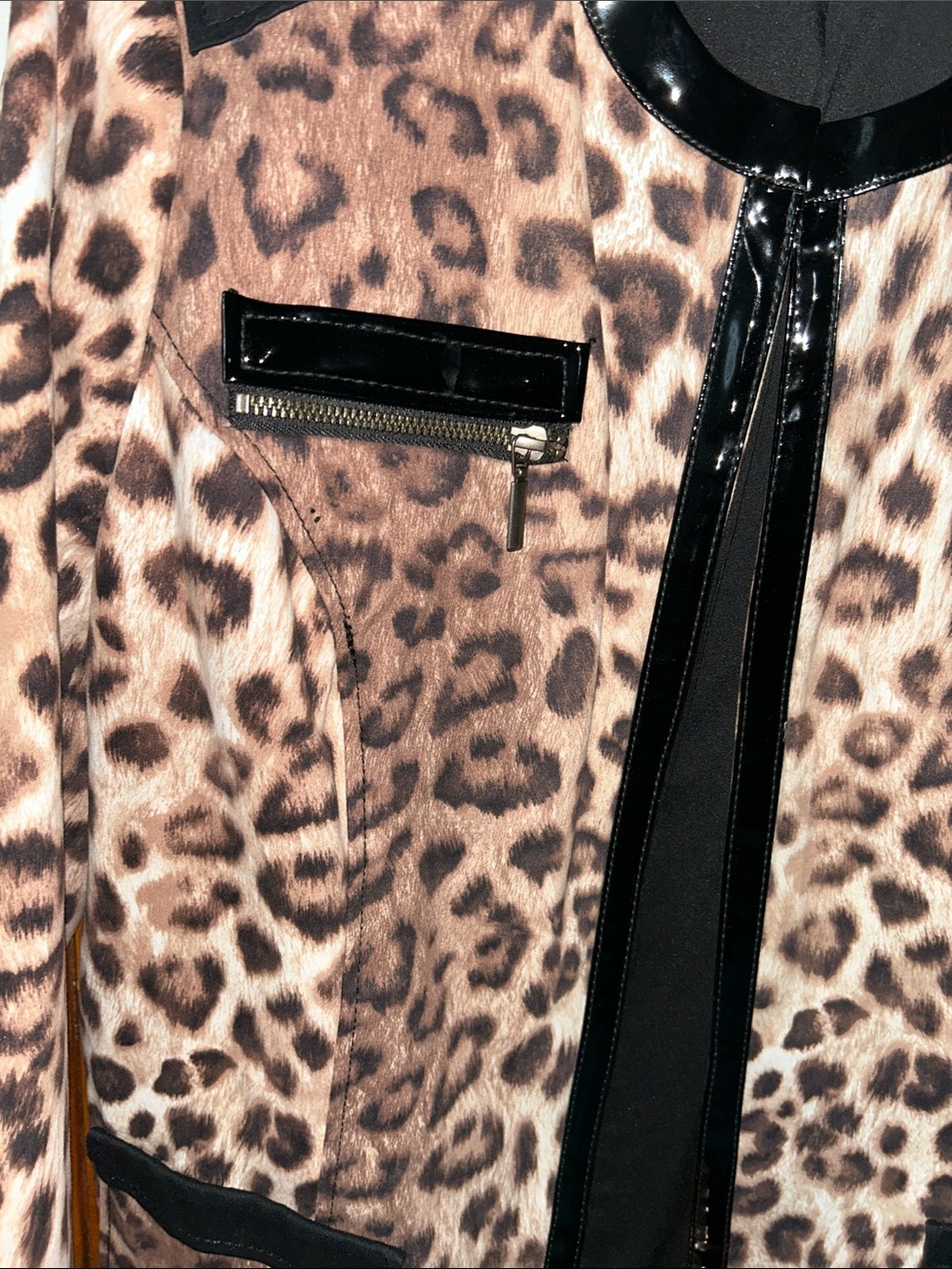 Chico’s Size 3 Leopard Print Jacket Faux Leather Trim Animal Print Blazer - Picture 3 of 6